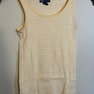 GapKids Stripped Yellow and White Girls Children
Size Large/ 10
